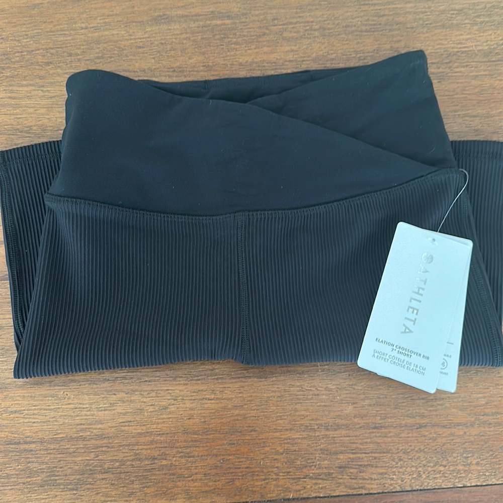 Athleta Elation Crossover Rib 7 inch short